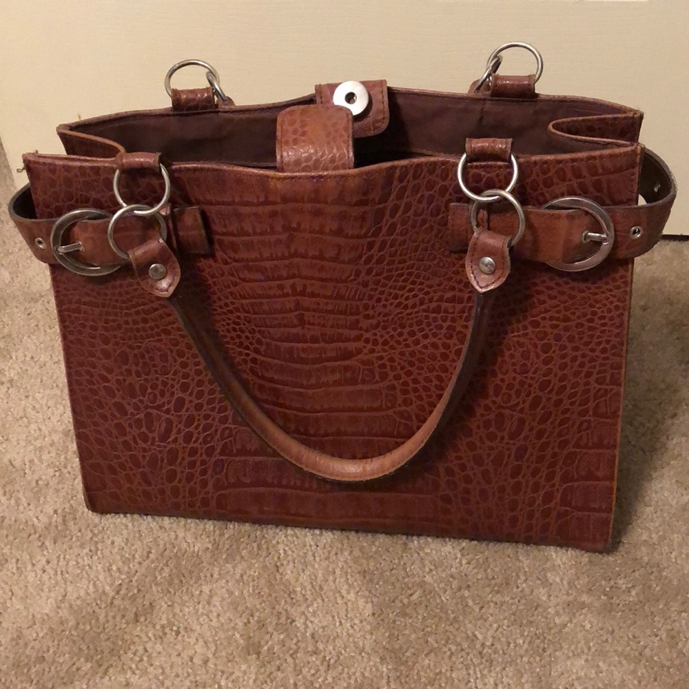 Medium sized handbag
